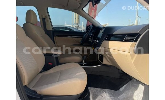 Ra Imported Mitsubishi Outlander funfun Ọkọ̀ in Import - Dubai ni Ashanti Ra Imported Mitsubishi Outlander funfun Ọkọ̀ in Import - Dubai ni Ashanti