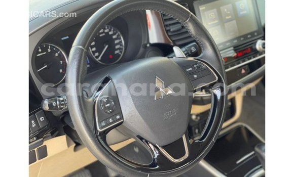 Ra Imported Mitsubishi Outlander funfun Ọkọ̀ in Import - Dubai ni Ashanti Ra Imported Mitsubishi Outlander funfun Ọkọ̀ in Import - Dubai ni Ashanti