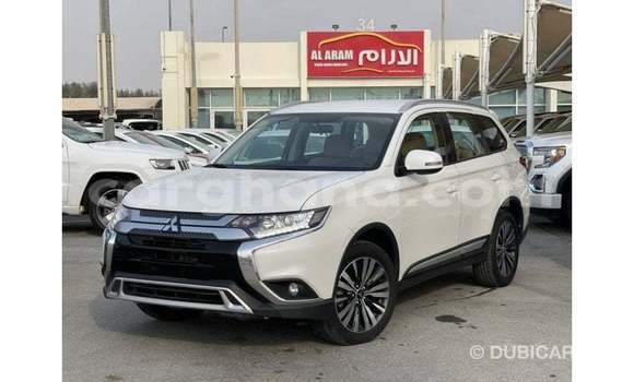 Sayi Imported Mitsubishi Outlander White Mota in Import - Dubai a Ashanti Sayi Imported Mitsubishi Outlander White Mota in Import - Dubai a Ashanti