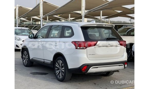 Sayi Imported Mitsubishi Outlander White Mota in Import - Dubai a Ashanti Sayi Imported Mitsubishi Outlander White Mota in Import - Dubai a Ashanti