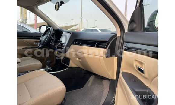Sayi Imported Mitsubishi Outlander White Mota in Import - Dubai a Ashanti Sayi Imported Mitsubishi Outlander White Mota in Import - Dubai a Ashanti