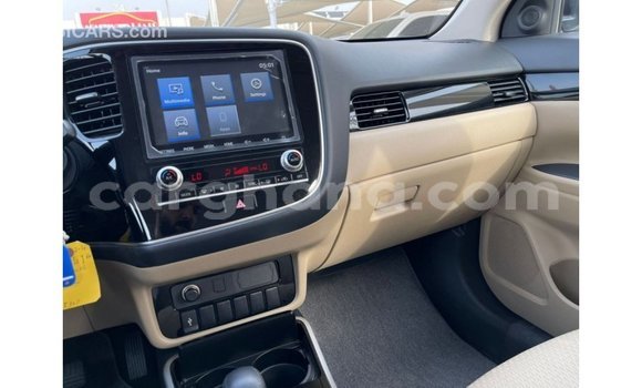 Sayi Imported Mitsubishi Outlander White Mota in Import - Dubai a Ashanti Sayi Imported Mitsubishi Outlander White Mota in Import - Dubai a Ashanti