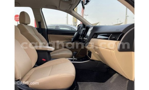 Sayi Imported Mitsubishi Outlander White Mota in Import - Dubai a Ashanti Sayi Imported Mitsubishi Outlander White Mota in Import - Dubai a Ashanti