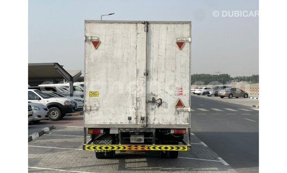 Ra Imported Mitsubishi Carisma funfun Ọkọ̀ in Import - Dubai ni Ashanti Ra Imported Mitsubishi Carisma funfun Ọkọ̀ in Import - Dubai ni Ashanti