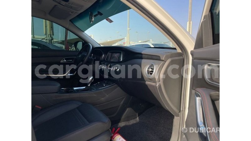 Big with watermark renault 19 ashanti import dubai 55830