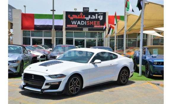 Ra Imported Ford Mustang funfun Ọkọ̀ in Import - Dubai ni Ashanti