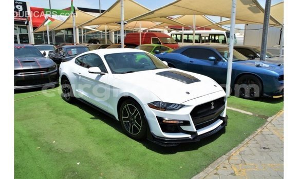 Ra Imported Ford Mustang funfun Ọkọ̀ in Import - Dubai ni Ashanti Ra Imported Ford Mustang funfun Ọkọ̀ in Import - Dubai ni Ashanti