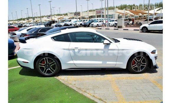 Ra Imported Ford Mustang funfun Ọkọ̀ in Import - Dubai ni Ashanti Ra Imported Ford Mustang funfun Ọkọ̀ in Import - Dubai ni Ashanti
