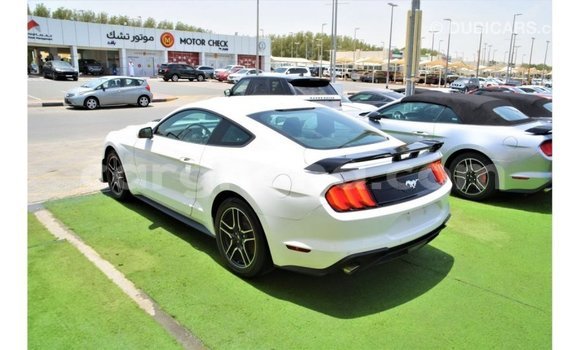 Ra Imported Ford Mustang funfun Ọkọ̀ in Import - Dubai ni Ashanti Ra Imported Ford Mustang funfun Ọkọ̀ in Import - Dubai ni Ashanti