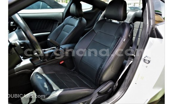 Ra Imported Ford Mustang funfun Ọkọ̀ in Import - Dubai ni Ashanti Ra Imported Ford Mustang funfun Ọkọ̀ in Import - Dubai ni Ashanti