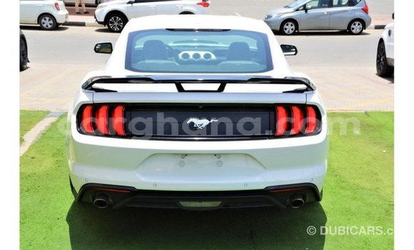 Ra Imported Ford Mustang funfun Ọkọ̀ in Import - Dubai ni Ashanti Ra Imported Ford Mustang funfun Ọkọ̀ in Import - Dubai ni Ashanti