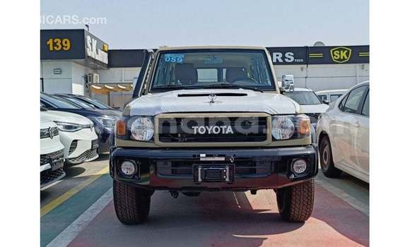 Buy Import Toyota Land Cruiser Beige Car in Import - Dubai in Ashanti Buy Import Toyota Land Cruiser Beige Car in Import - Dubai in Ashanti