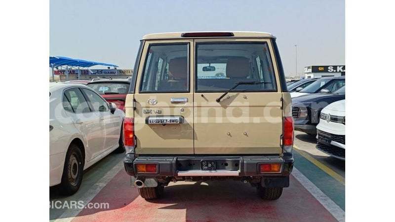 Big with watermark toyota land cruiser ashanti import dubai 55859