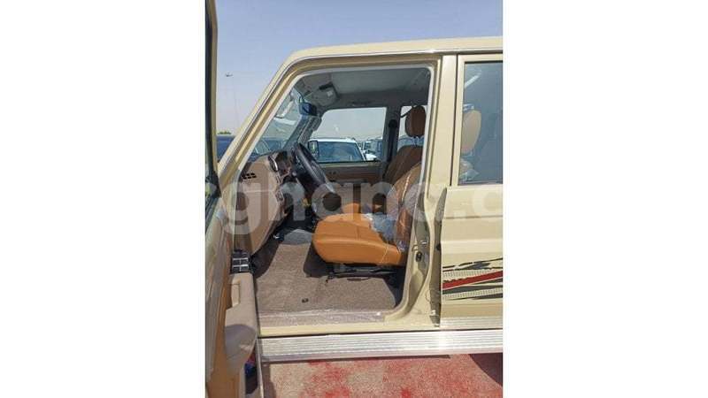 Big with watermark toyota land cruiser ashanti import dubai 55859