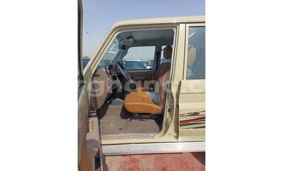 Buy Import Toyota Land Cruiser Beige Car in Import - Dubai in Ashanti Buy Import Toyota Land Cruiser Beige Car in Import - Dubai in Ashanti