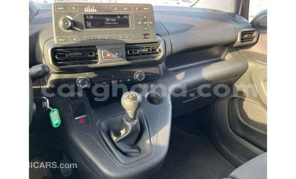 Sayi Imported Peugeot Partner White Mota in Import - Dubai a Ashanti Sayi Imported Peugeot Partner White Mota in Import - Dubai a Ashanti