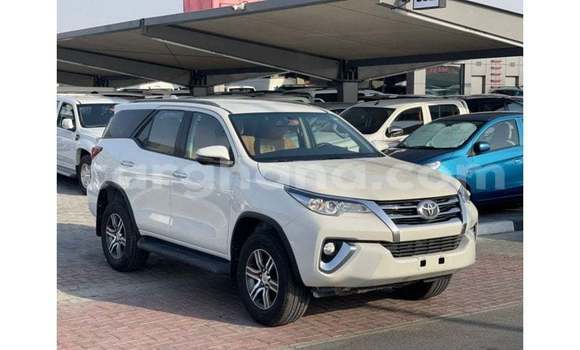 Ra Imported Toyota Fortuner funfun Ọkọ̀ in Import - Dubai ni Ashanti Ra Imported Toyota Fortuner funfun Ọkọ̀ in Import - Dubai ni Ashanti