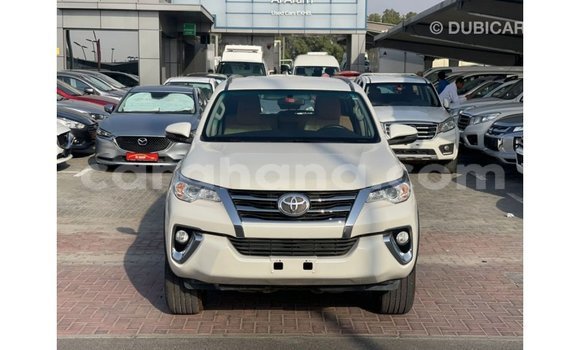 Ra Imported Toyota Fortuner funfun Ọkọ̀ in Import - Dubai ni Ashanti Ra Imported Toyota Fortuner funfun Ọkọ̀ in Import - Dubai ni Ashanti