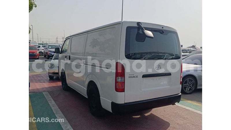 Big with watermark toyota hiace ashanti import dubai 55877