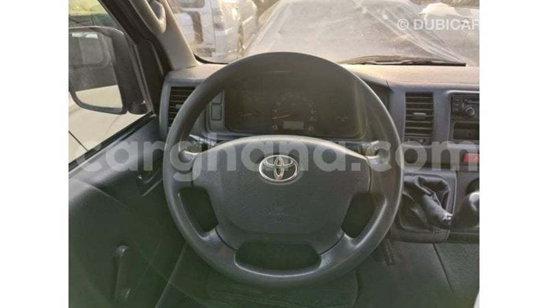 Big with watermark toyota hiace ashanti import dubai 55877