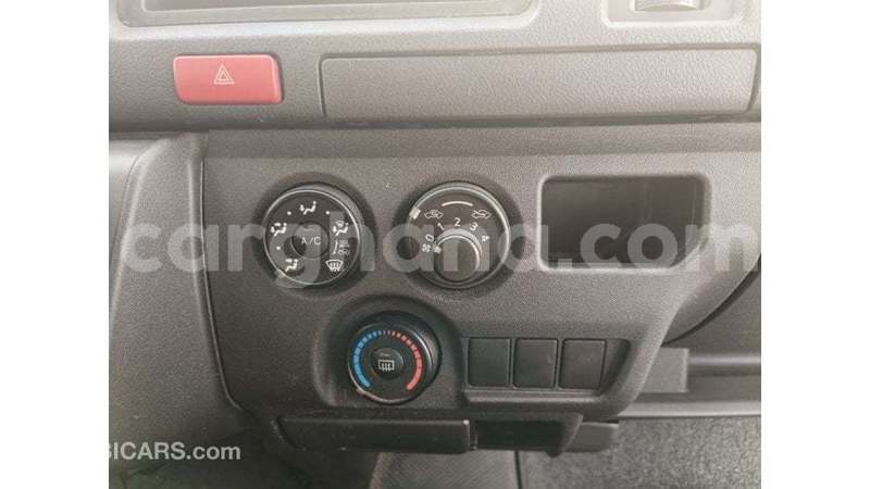 Big with watermark toyota hiace ashanti import dubai 55877