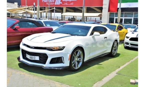 Sayi Imported Chevrolet Camaro White Mota in Import - Dubai a Ashanti Sayi Imported Chevrolet Camaro White Mota in Import - Dubai a Ashanti