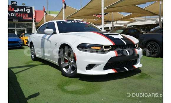 Ra Imported Dodge Charger funfun Ọkọ̀ in Import - Dubai ni Ashanti Ra Imported Dodge Charger funfun Ọkọ̀ in Import - Dubai ni Ashanti