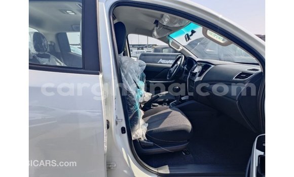 Ra Imported Mitsubishi L200 funfun Ọkọ̀ in Import - Dubai ni Ashanti Ra Imported Mitsubishi L200 funfun Ọkọ̀ in Import - Dubai ni Ashanti