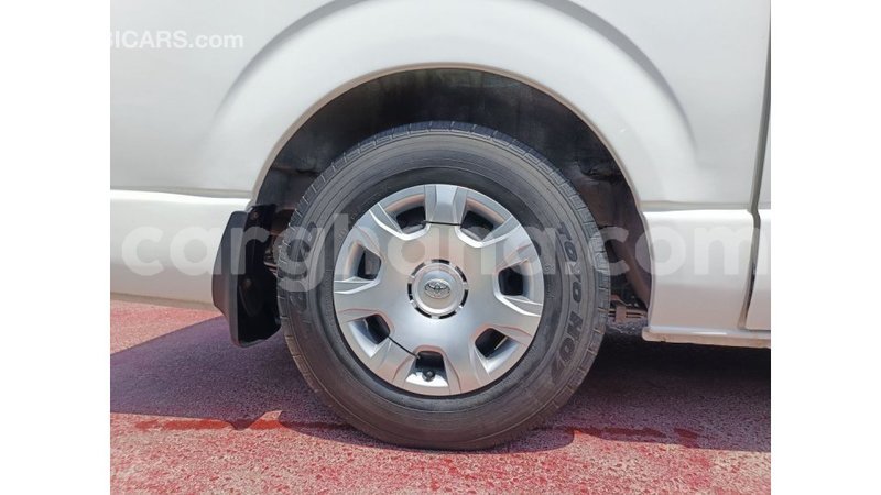 Big with watermark toyota hiace ashanti import dubai 55927