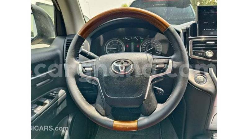 Big with watermark toyota ist ashanti import dubai 55931