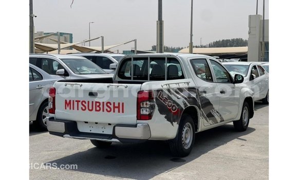 Ra Imported Mitsubishi L200 funfun Ọkọ̀ in Import - Dubai ni Ashanti Ra Imported Mitsubishi L200 funfun Ọkọ̀ in Import - Dubai ni Ashanti