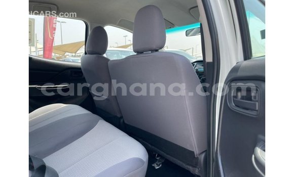 Ra Imported Mitsubishi L200 funfun Ọkọ̀ in Import - Dubai ni Ashanti Ra Imported Mitsubishi L200 funfun Ọkọ̀ in Import - Dubai ni Ashanti