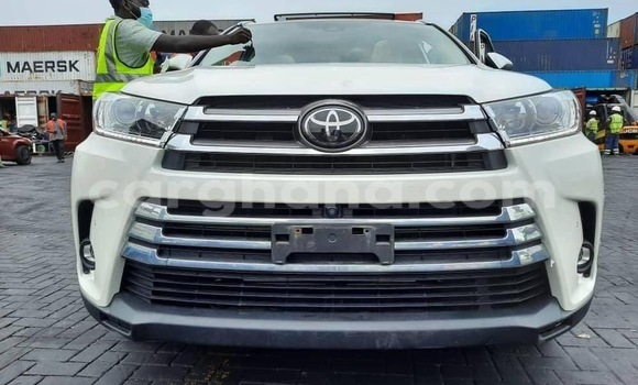 Buy Import Toyota Highlander White Car in Sekondi–Takoradi Metropolitan in Western Buy Import Toyota Highlander White Car in Sekondi–Takoradi Metropolitan in Western