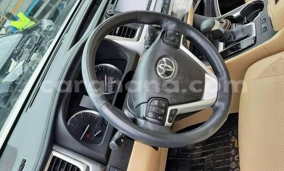 Buy Import Toyota Highlander White Car in Sekondi–Takoradi Metropolitan in Western Buy Import Toyota Highlander White Car in Sekondi–Takoradi Metropolitan in Western