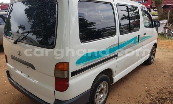 Ra Àlòkù Toyota Hiace funfun Ọkọ̀ in Sekondi–Takoradi Metropolitan ni Oorun Ra Àlòkù Toyota Hiace funfun Ọkọ̀ in Sekondi–Takoradi Metropolitan ni Oorun
