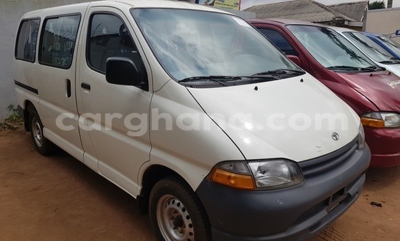 Ra Àlòkù Toyota Hiace funfun Ọkọ̀ in Sekondi–Takoradi Metropolitan ni Oorun Ra Àlòkù Toyota Hiace funfun Ọkọ̀ in Sekondi–Takoradi Metropolitan ni Oorun