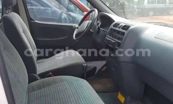 Ra Àlòkù Toyota Hiace funfun Ọkọ̀ in Sekondi–Takoradi Metropolitan ni Oorun Ra Àlòkù Toyota Hiace funfun Ọkọ̀ in Sekondi–Takoradi Metropolitan ni Oorun