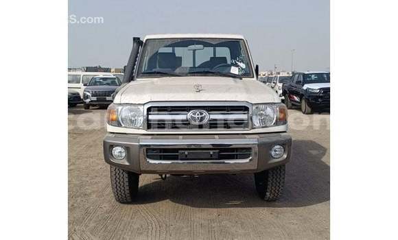 Ra Imported Toyota Land Cruiser funfun Ọkọ̀ in Import - Dubai ni Ashanti Ra Imported Toyota Land Cruiser funfun Ọkọ̀ in Import - Dubai ni Ashanti