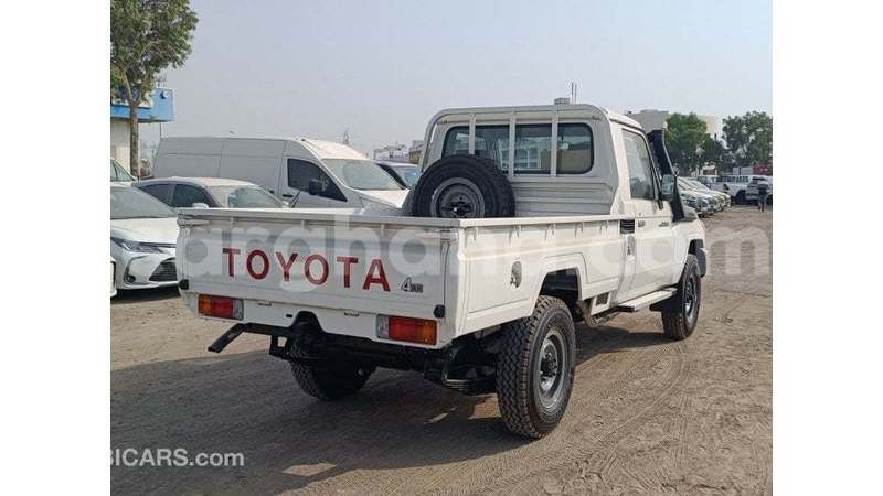 Big with watermark toyota land cruiser ashanti import dubai 55951