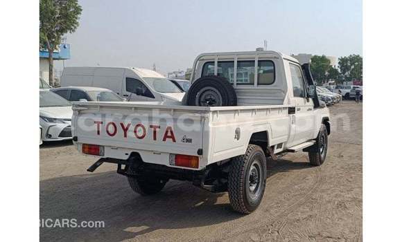 Ra Imported Toyota Land Cruiser funfun Ọkọ̀ in Import - Dubai ni Ashanti Ra Imported Toyota Land Cruiser funfun Ọkọ̀ in Import - Dubai ni Ashanti