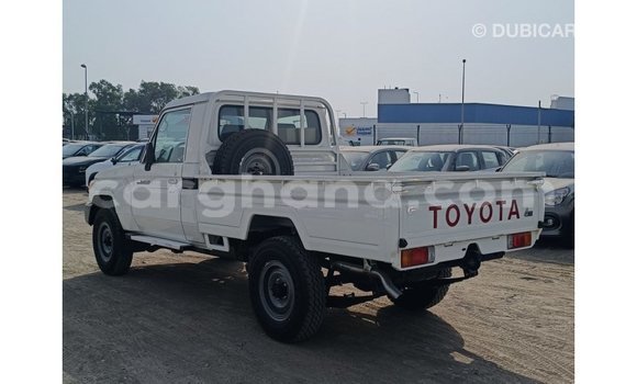 Ra Imported Toyota Land Cruiser funfun Ọkọ̀ in Import - Dubai ni Ashanti Ra Imported Toyota Land Cruiser funfun Ọkọ̀ in Import - Dubai ni Ashanti