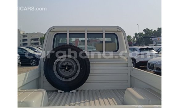 Ra Imported Toyota Land Cruiser funfun Ọkọ̀ in Import - Dubai ni Ashanti Ra Imported Toyota Land Cruiser funfun Ọkọ̀ in Import - Dubai ni Ashanti