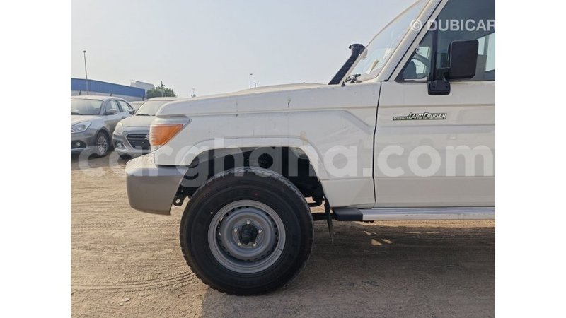 Big with watermark toyota land cruiser ashanti import dubai 55951