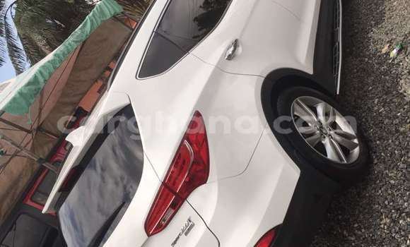 Sayi Na hannu Hyundai Santa Fe White Mota in Accra a Greater Accra Sayi Na hannu Hyundai Santa Fe White Mota in Accra a Greater Accra
