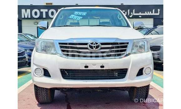 Ra Imported Toyota Hilux funfun Ọkọ̀ in Import - Dubai ni Ashanti Ra Imported Toyota Hilux funfun Ọkọ̀ in Import - Dubai ni Ashanti