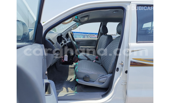 Ra Imported Toyota Hilux funfun Ọkọ̀ in Import - Dubai ni Ashanti Ra Imported Toyota Hilux funfun Ọkọ̀ in Import - Dubai ni Ashanti