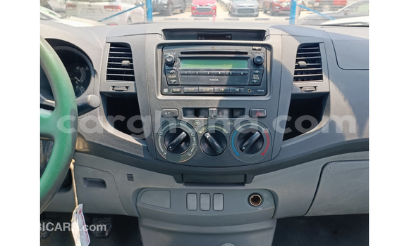 Ra Imported Toyota Hilux funfun Ọkọ̀ in Import - Dubai ni Ashanti Ra Imported Toyota Hilux funfun Ọkọ̀ in Import - Dubai ni Ashanti