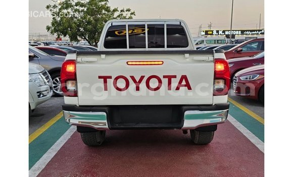 Ra Imported Toyota Hilux funfun Ọkọ̀ in Import - Dubai ni Ashanti Ra Imported Toyota Hilux funfun Ọkọ̀ in Import - Dubai ni Ashanti