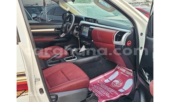 Ra Imported Toyota Hilux funfun Ọkọ̀ in Import - Dubai ni Ashanti Ra Imported Toyota Hilux funfun Ọkọ̀ in Import - Dubai ni Ashanti