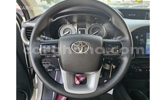 Ra Imported Toyota Hilux funfun Ọkọ̀ in Import - Dubai ni Ashanti Ra Imported Toyota Hilux funfun Ọkọ̀ in Import - Dubai ni Ashanti